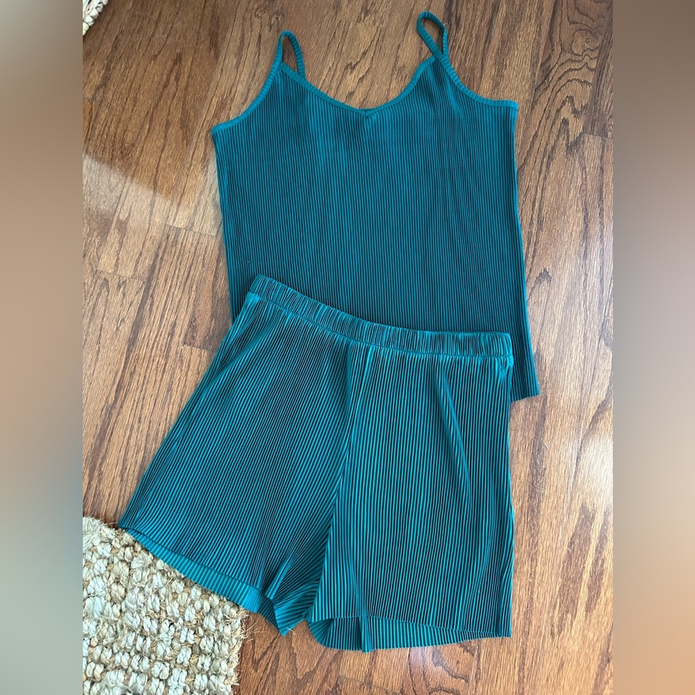 Joie Shortie Pajama Set..NWOT..Size Large